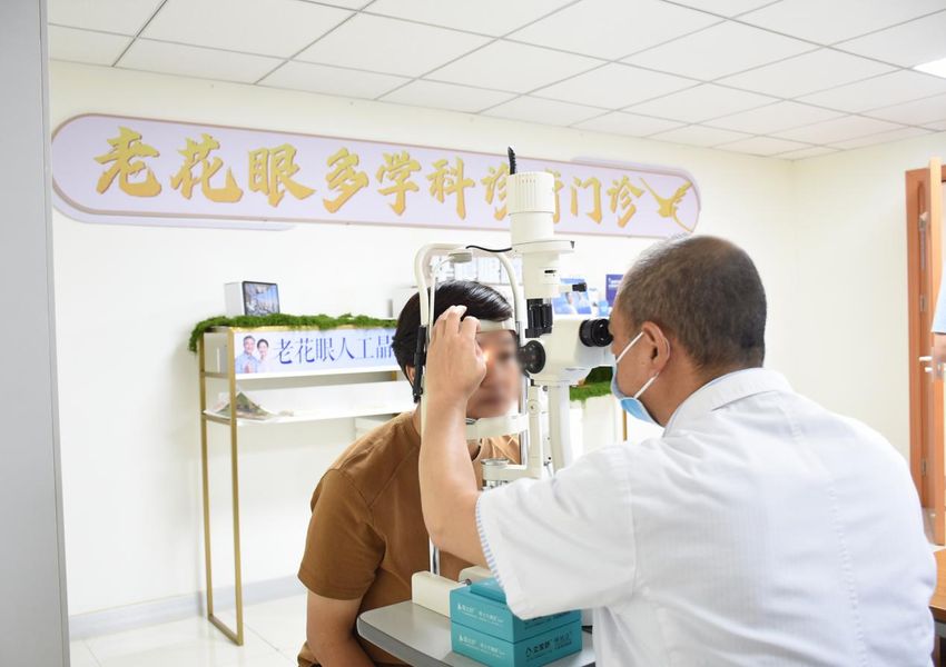 厦门眼科中心漳州眼科医院,一次手术同步解决患者多重眼病问题