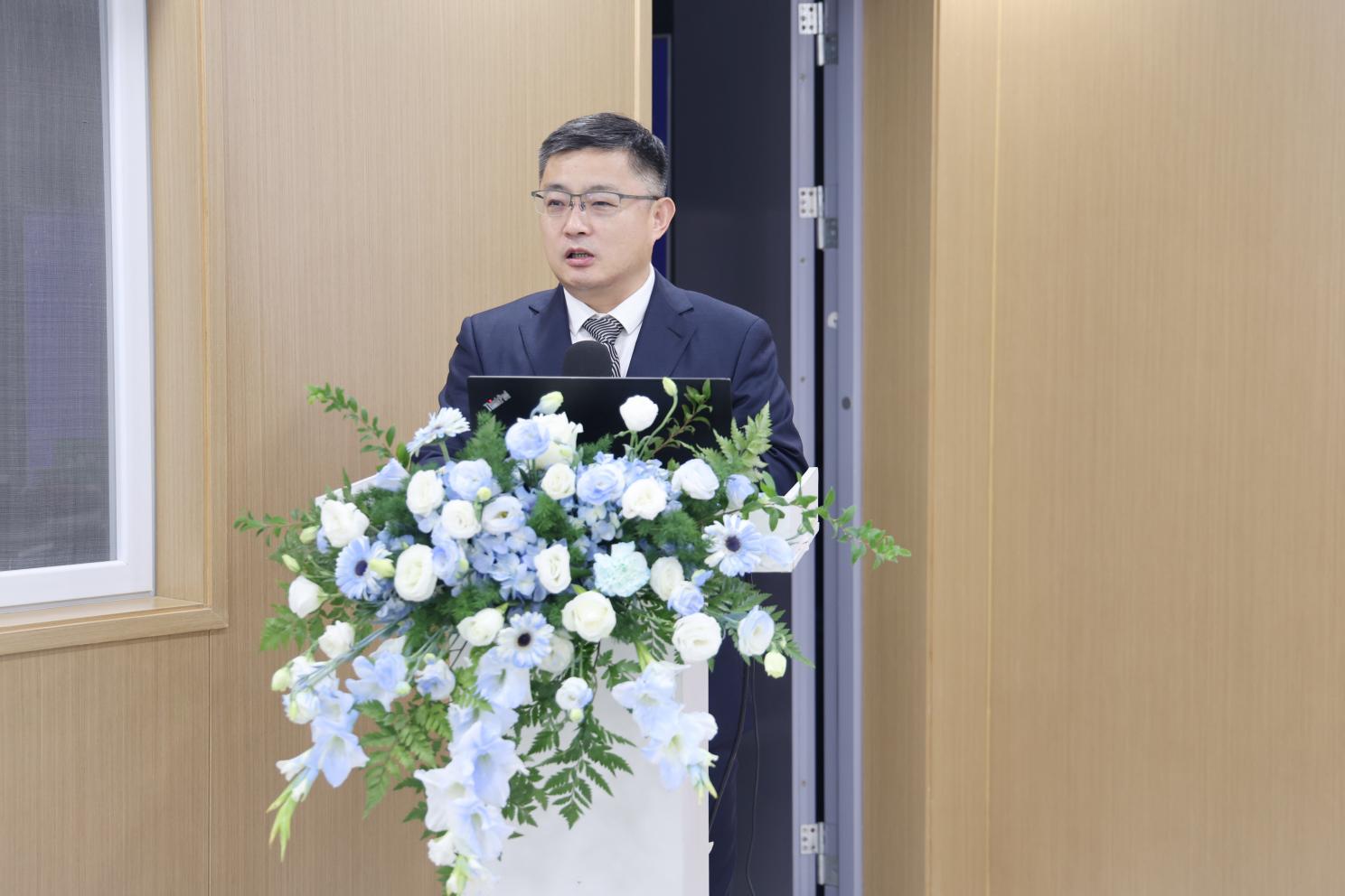 聚焦技术前沿，同心共筑光明——青岛华厦眼科医院成功举办第六届白内障沙龙会议