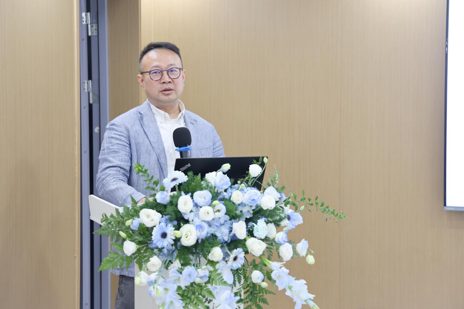 聚焦技术前沿，同心共筑光明——青岛华厦眼科医院成功举办第六届白内障沙龙会议