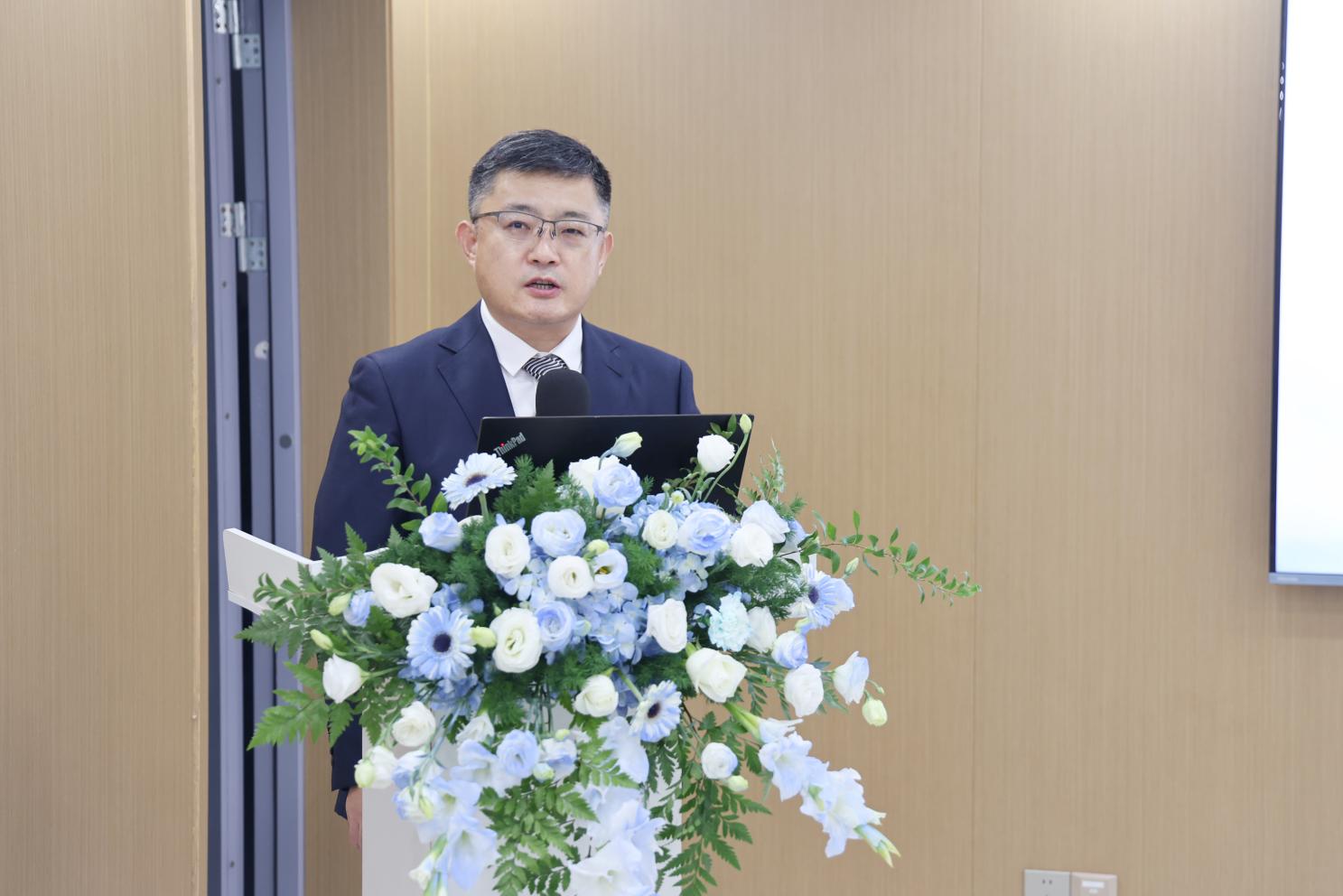 聚焦技术前沿，同心共筑光明——青岛华厦眼科医院成功举办第六届白内障沙龙会议