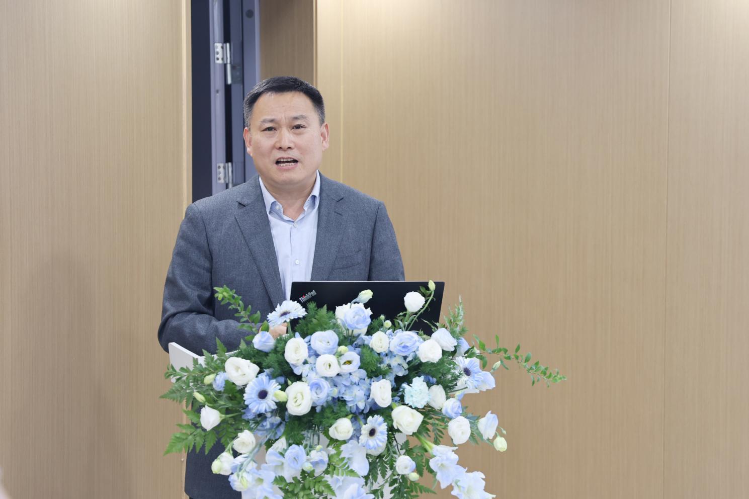聚焦技术前沿，同心共筑光明——青岛华厦眼科医院成功举办第六届白内障沙龙会议