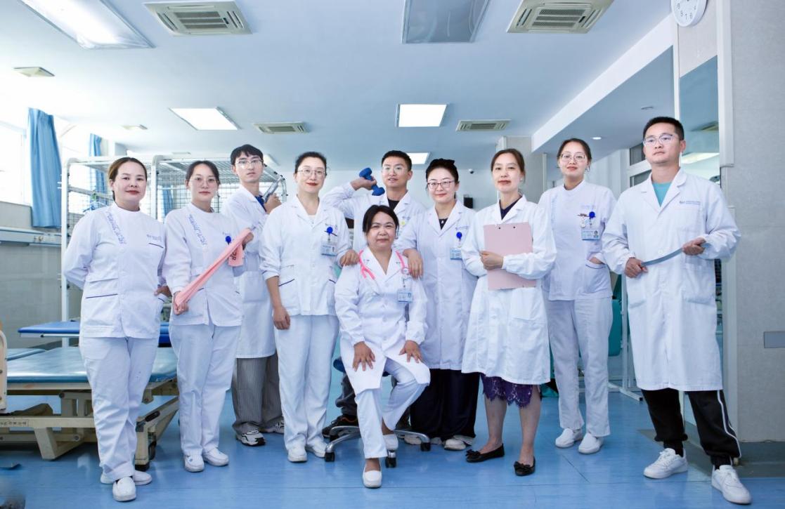 玉医温度|康复医学科 ——播撒爱与希望的「康复摆渡人」