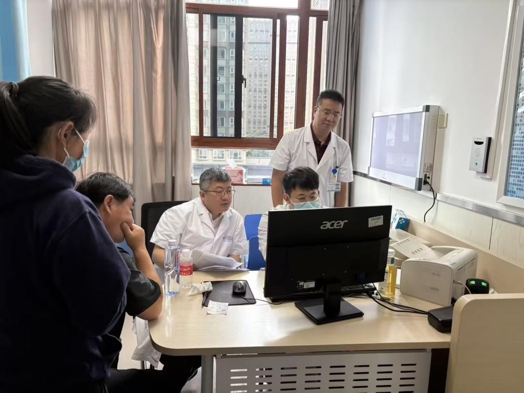 化解咯血危机：七旬老人转危为安