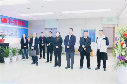 热烈欢迎湖南省保靖县古秀锋常委、麻春兰县长一行莅临我司考察交流！