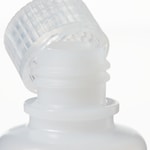 Nalgene™ 高密度聚乙烯带盖实验室级窄口瓶