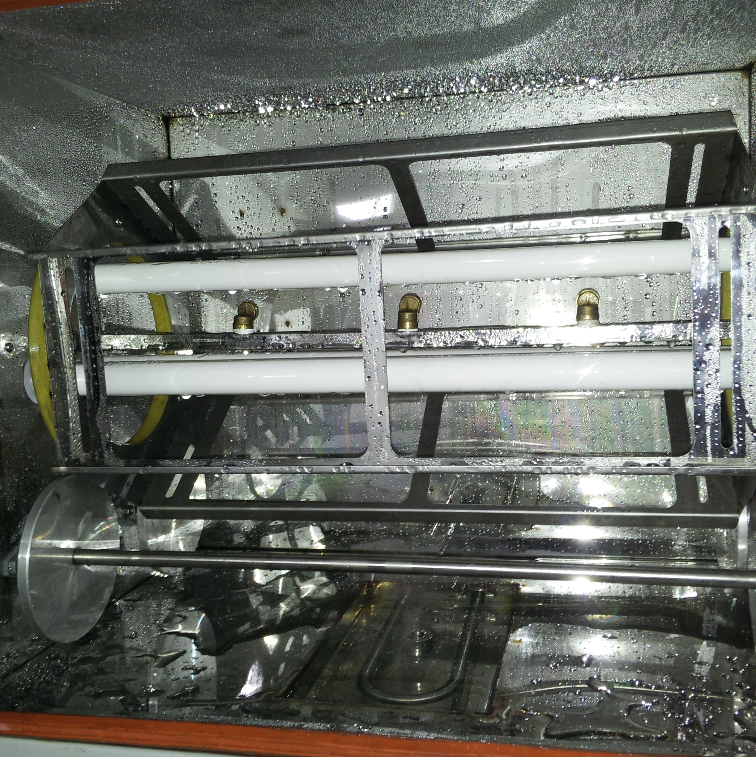 安徽邦仪新型转鼓台式紫外老化试验箱