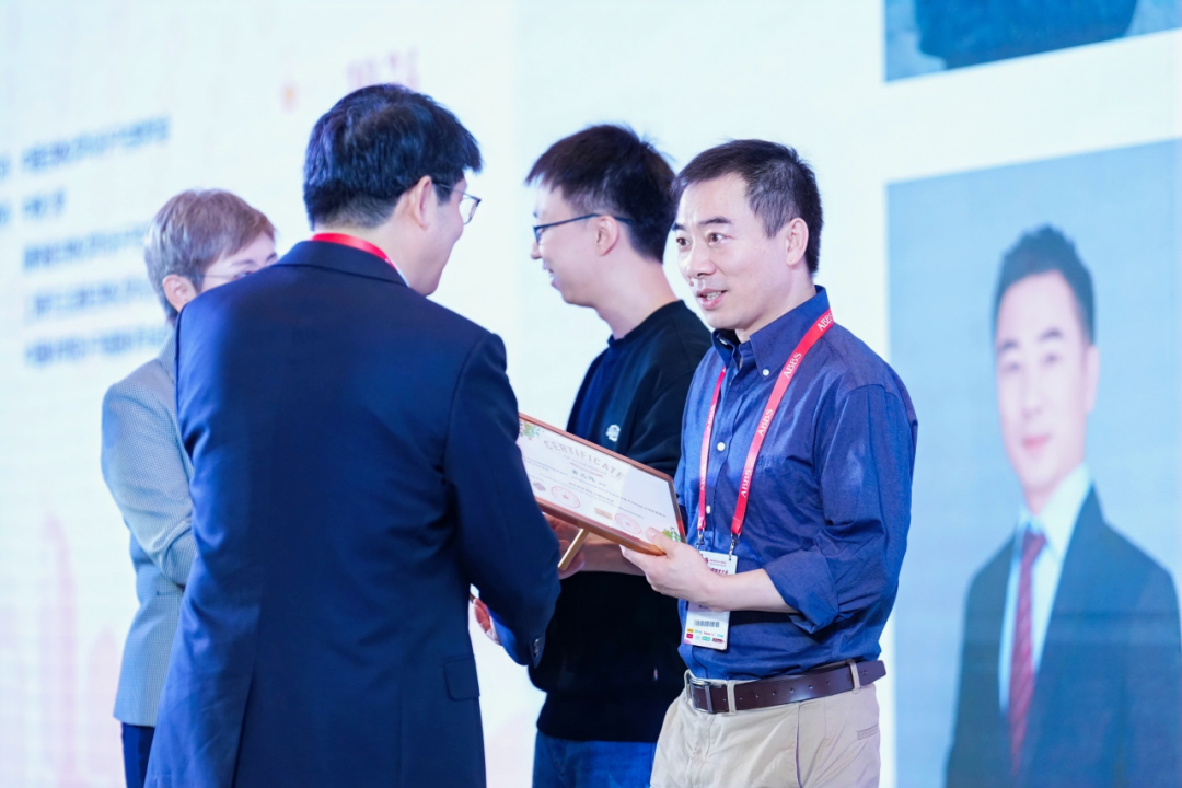 对话黄志伟教授：解锁免疫细胞受体机制，洞察大分子结构之谜