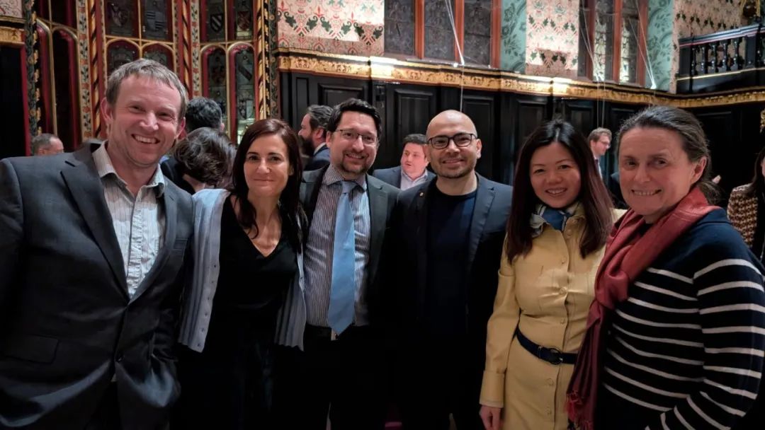 化学诺奖得主Demis Hassabis回剑桥大学交流，biorbyt 创始人亦受邀参会