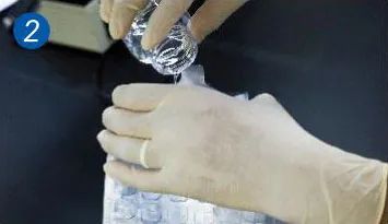 倒入51/97孔定量盘,无需稀释 51孔定量盘(酶底物法检测系统)