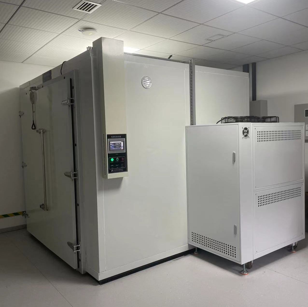 步入式高低温试验室