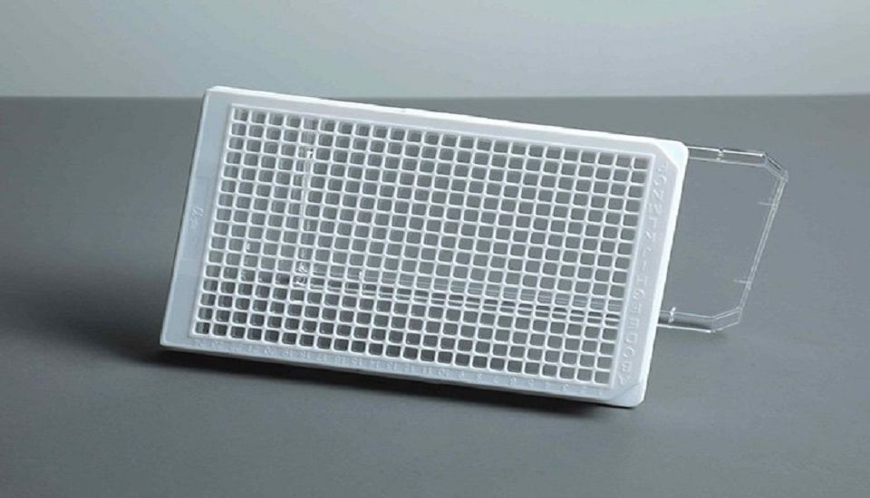 平替还是超越?国产微孔板的真实测评与选购指南