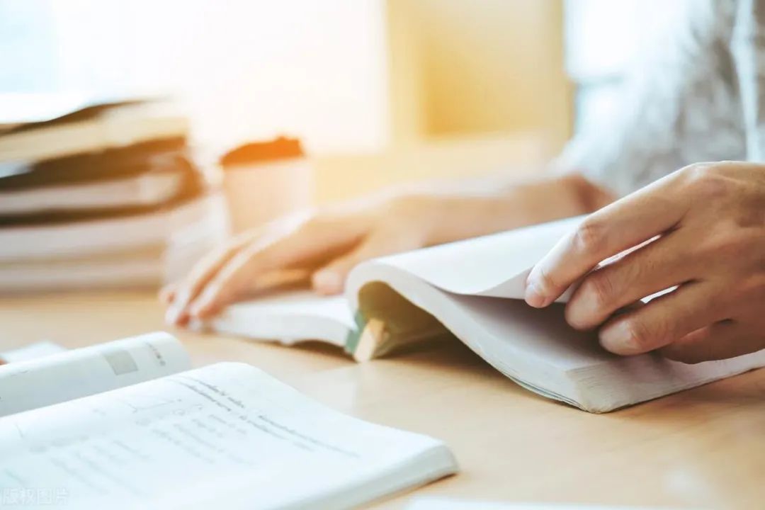 专业护航科研之路：为什么选择美辑编译进行论文降重？