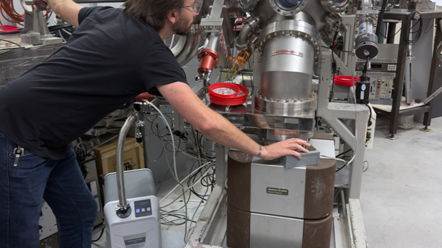 无油螺杆泵如何优化粒子加速器的真空系统？