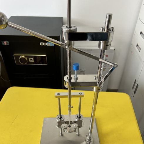 BHL-02型台上式手动加塞机1