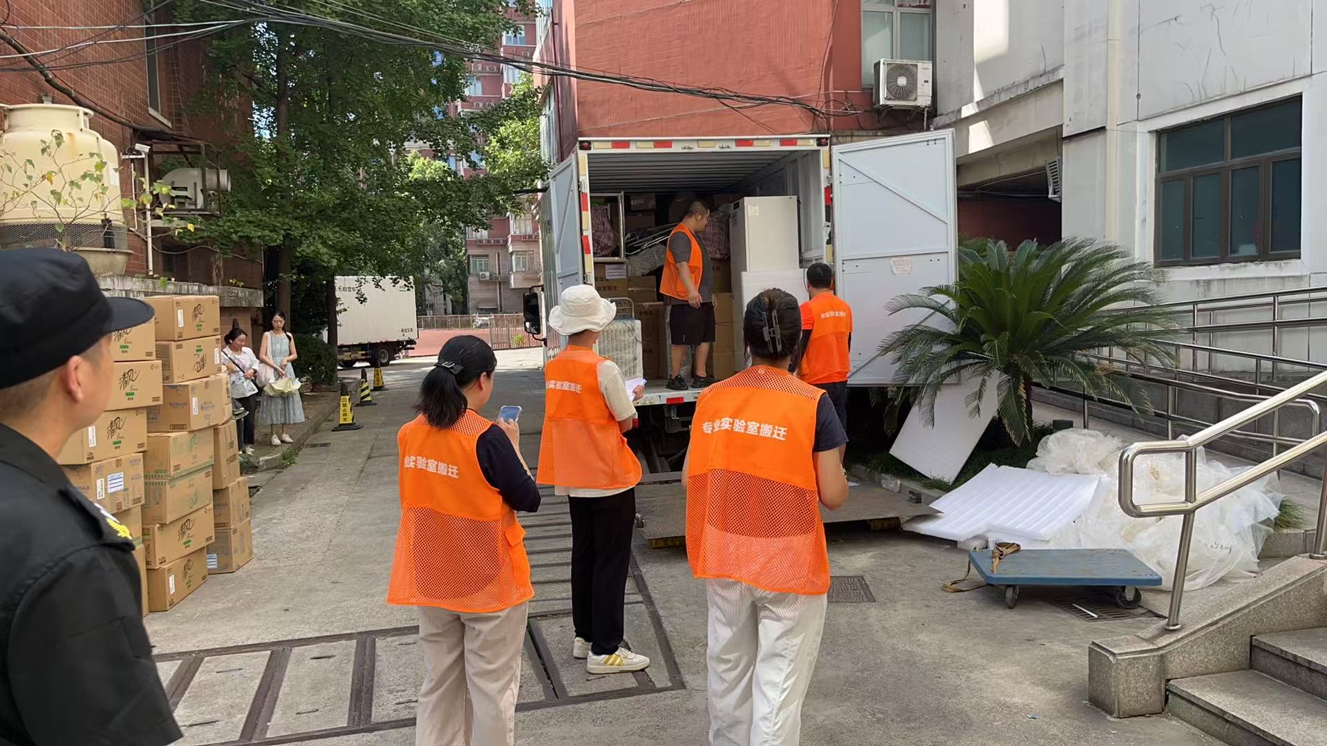 隐智科仪助力上海交大实验室搬迁圆满完成 专业服务彰显行业标杆实力