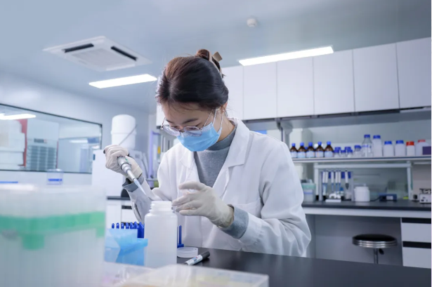 ELISA 实验中平行对照的重要性