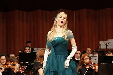 面部表情会影响女高音声乐演唱表现吗？