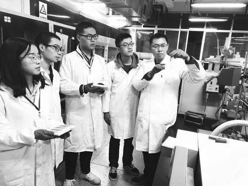 这个困扰科学家近20年的难题,被石墨烯破解了