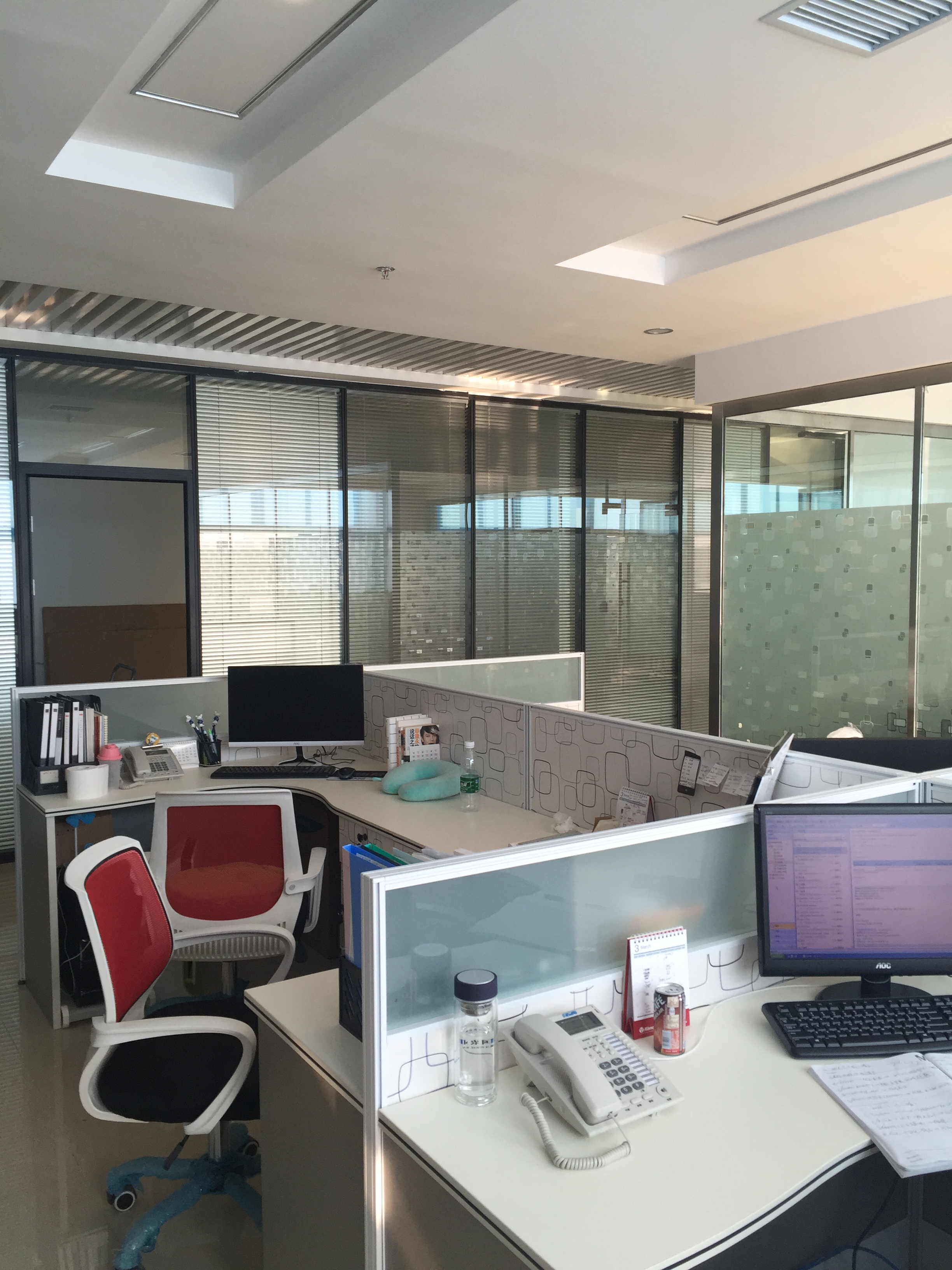 办公室2.JPG