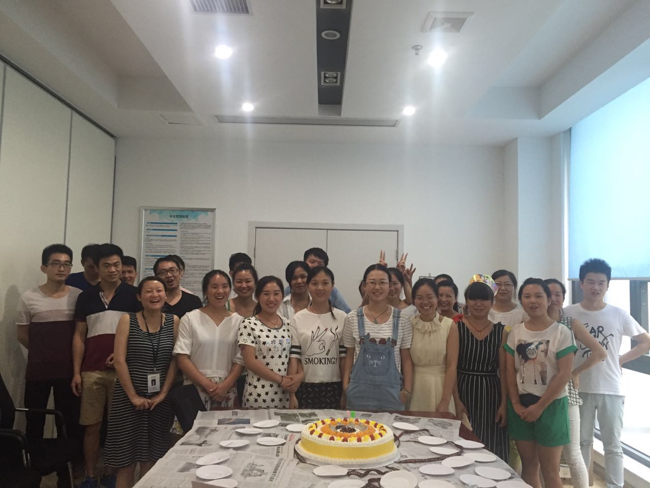 公司举行员工生日庆生会活动