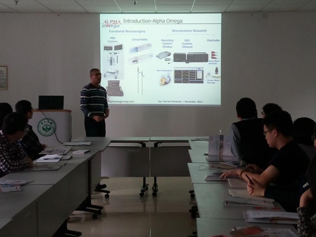 中山大学中山医学院AlphaLab SnR在体多通道记录刺激系统演示