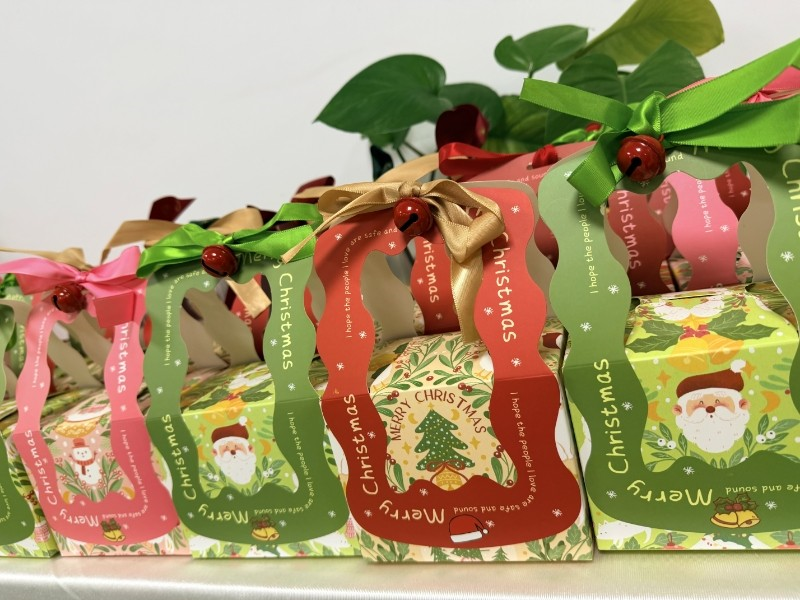 平安夜·温灯照雪，愿岁岁人安，星河无恙