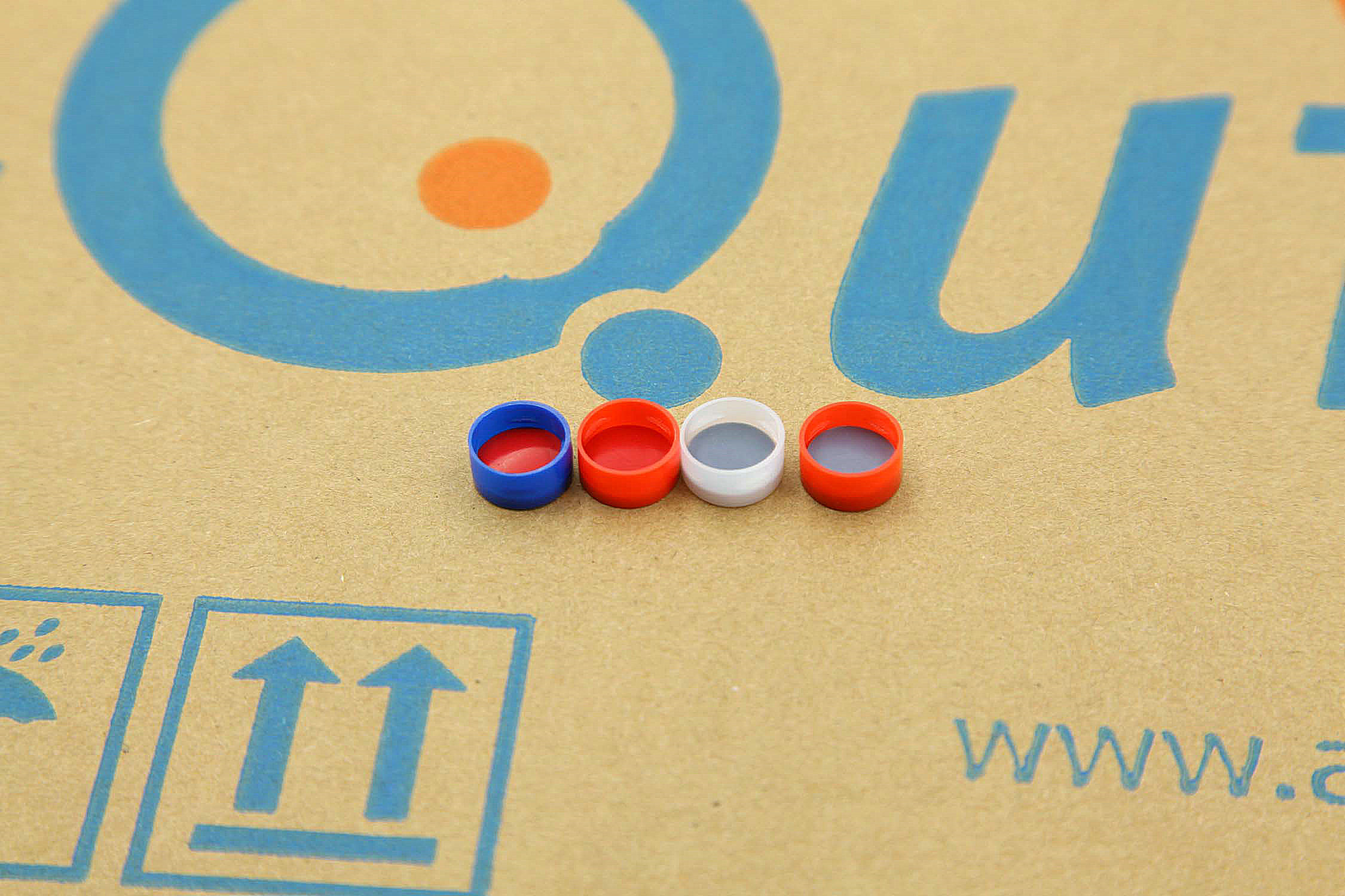 11mm聚乙烯卡口盖垫,i-Quip™, 瓶盖材质:聚乙烯;瓶盖类型:开口;中心孔孔径:6mm;配套样品瓶:L2157 11mm广口卡口瓶(ND11)产品图