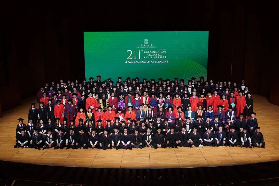 保持谦逊，大胆前行 | 吴启楠在 2023 年香港大学医学院毕业典礼发表演讲