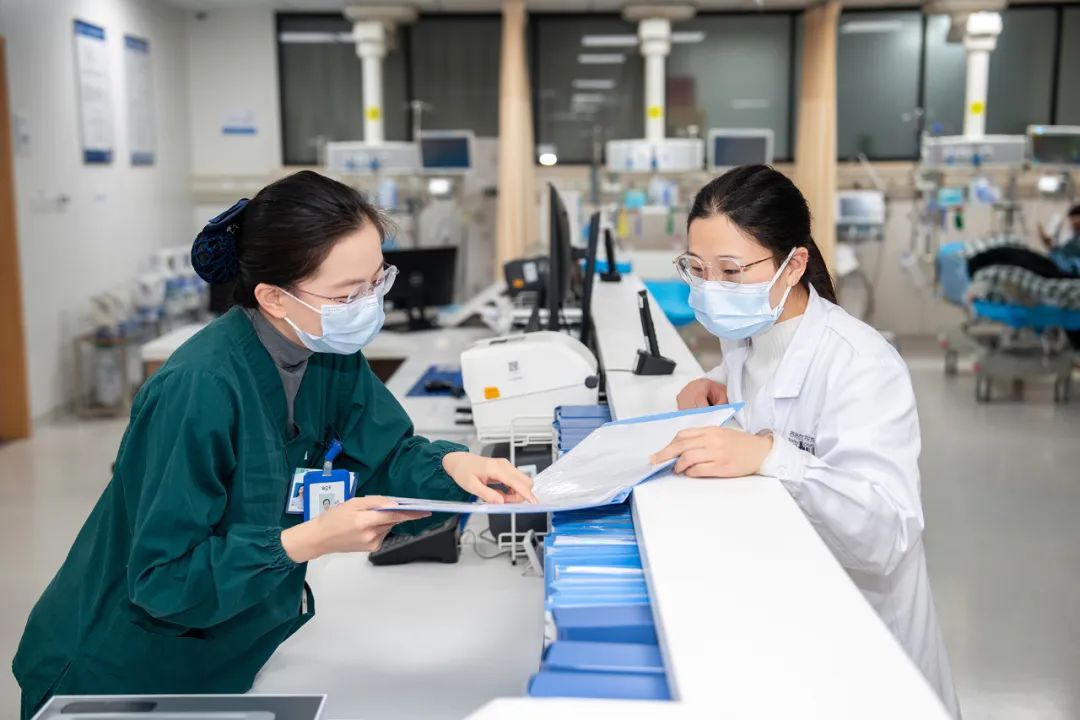 救护车「偶遇」车祸