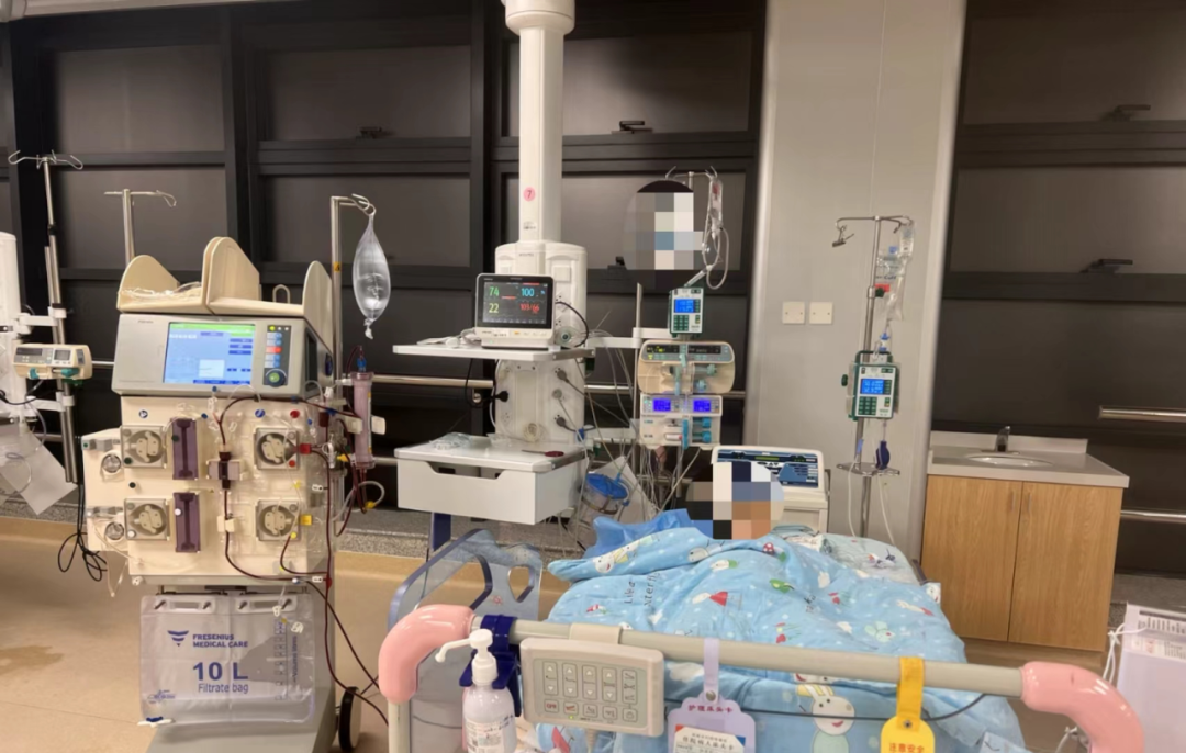 危！2 岁儿童误食整盒药物，血浆置换把命救回