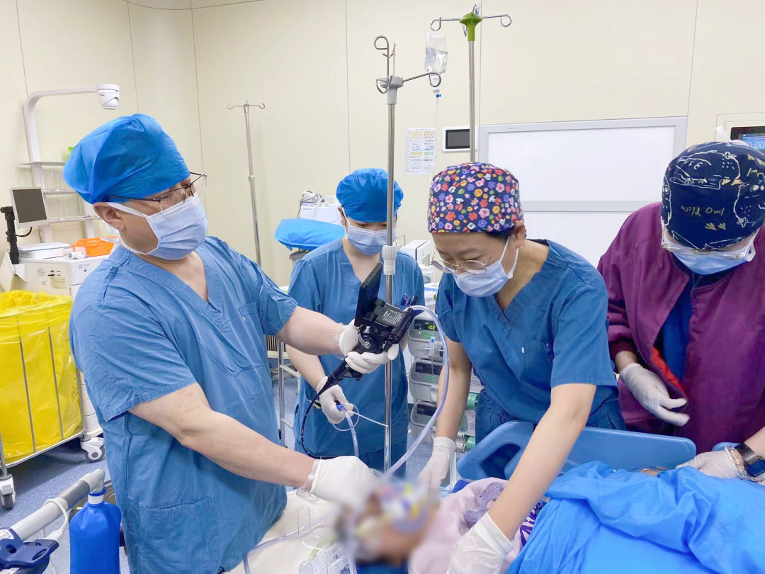 7 岁娃高烧不退「洗肺」洗出许多......