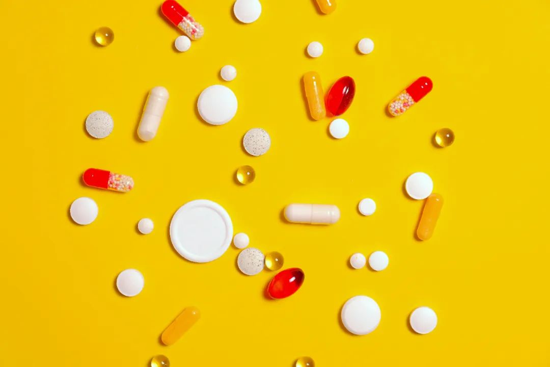 14 岁男孩牙齿畸形排列，竟是因为青春期发育提前和过快？