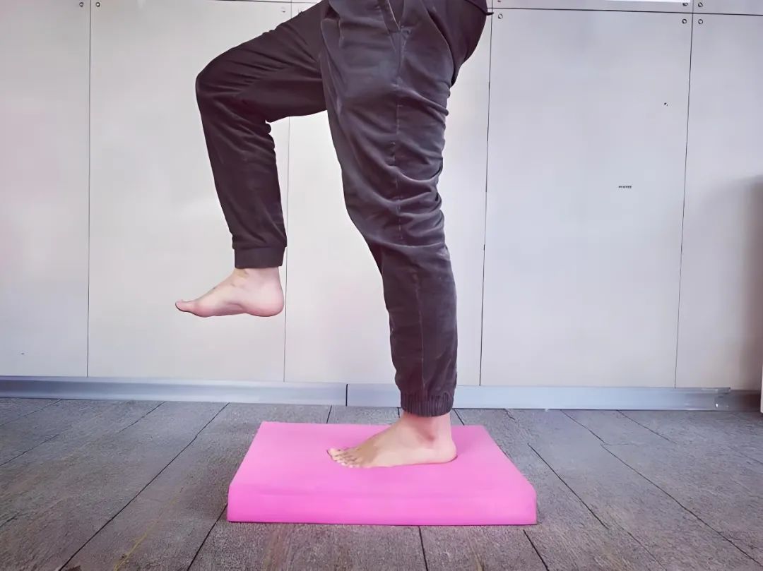 脚踝痛 8 个月不见好，他们精准揪出「元凶」助力康复