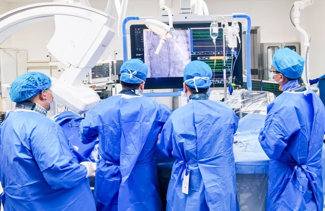 不开胸也能给心脏换瓣！