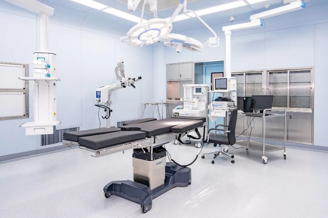 百级层流手术室.jpg