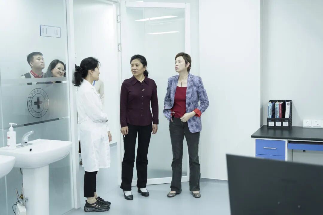 国家血液内科专业医疗质量控制中心（筹）中心主任黄晓军教授率专家团队莅临陆道培医院调研指导并参观新院区