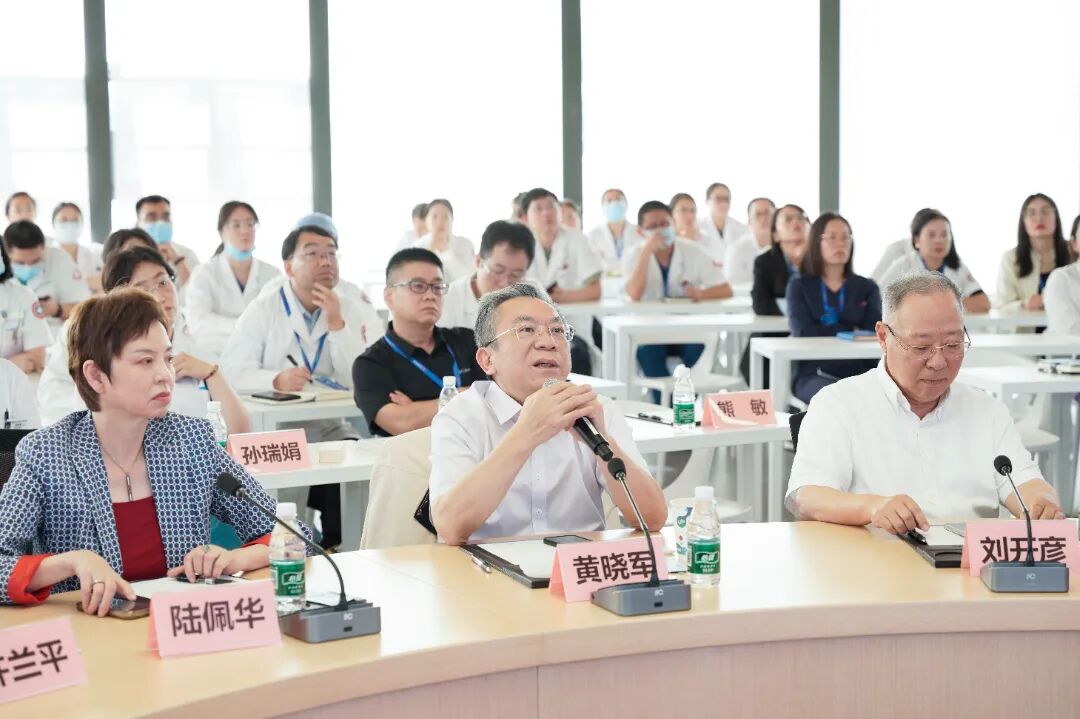 国家血液内科专业医疗质量控制中心（筹）中心主任黄晓军教授率专家团队莅临陆道培医院调研指导并参观新院区