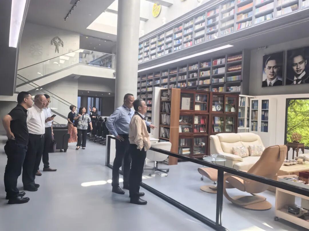 国家血液内科专业医疗质量控制中心（筹）中心主任黄晓军教授率专家团队莅临陆道培医院调研指导并参观新院区