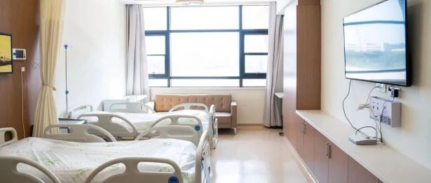 以日间手术模式，化解指甲黑线之惑