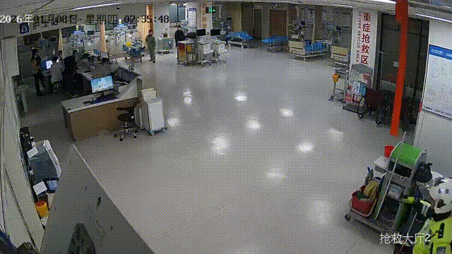 呼吸告急!警医接力施救