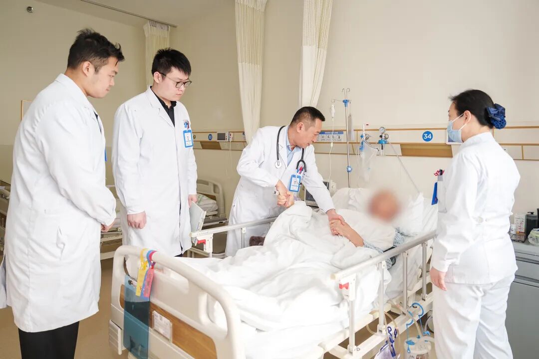 切除胸腺瘤前，医生为什么要等？