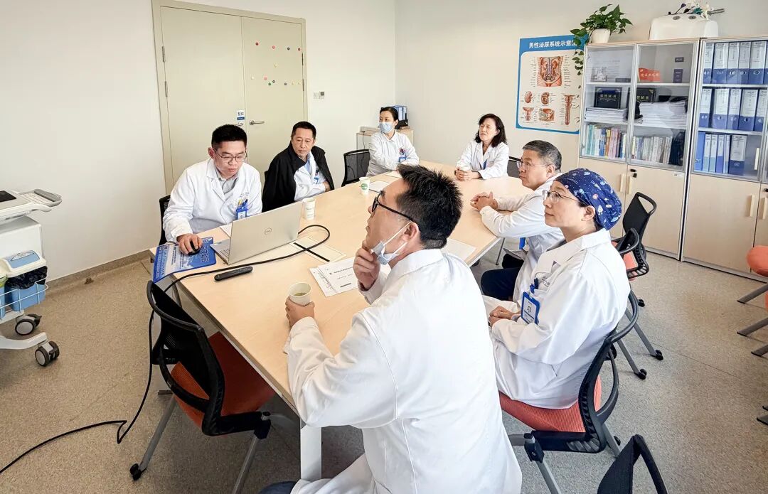 切除胸腺瘤前，医生为什么要等？