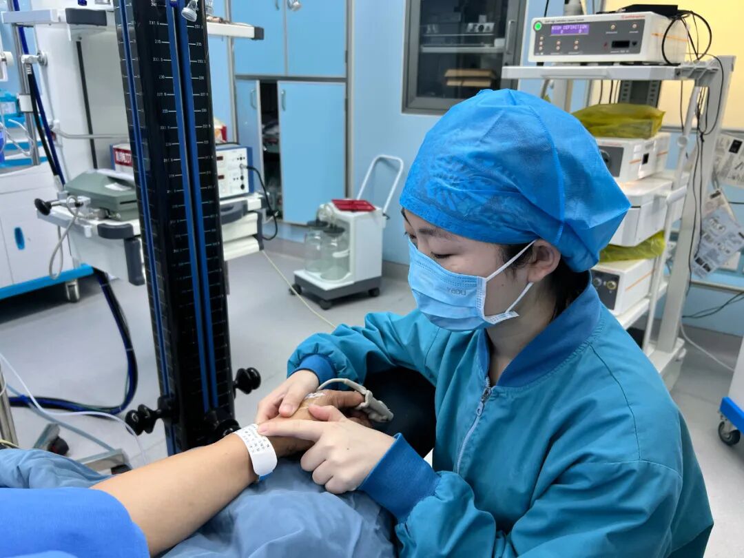 【微光成炬 薪火相传】优质护理先进集体：无影灯下 温情守护—手术麻醉科