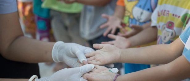 别慌！手足口病并不可怕，儿科医生教你早识别、巧护理、防重症