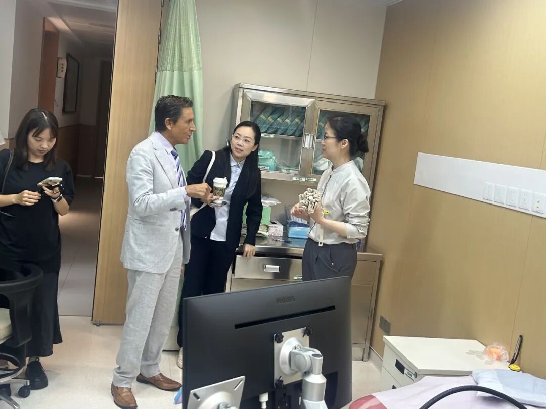 美国阴道镜和宫颈病理学会专家到深圳市妇幼保健院参访交流，共探宫颈癌防治新策略