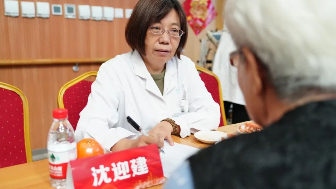 2026 全民营养周 | 燕达医院营养科走进燕达养护中心开展「营养餐桌 家庭健康」主题讲座义诊