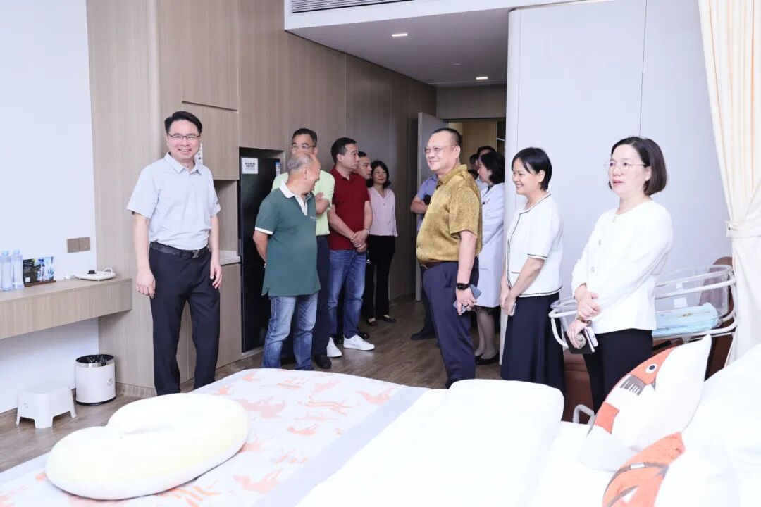增城区人大常委会携港澳台代表莅临我院开展港澳医疗合作专题调研