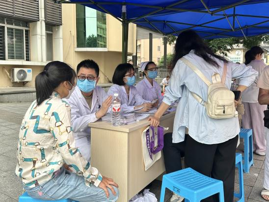 爱无界,护肠安 | 二附院开展世界炎症性肠病日主题义诊活动