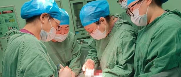 国文医院联合北京专家成功实施高难度卵巢癌肿瘤细胞减灭术
