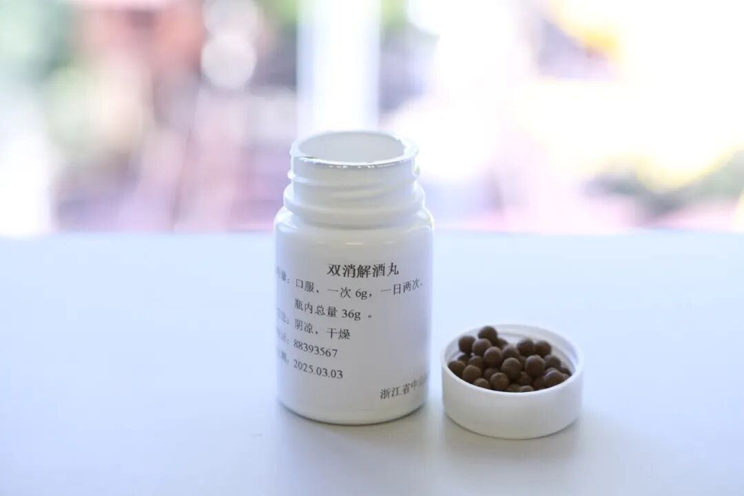 榴莲+白酒差点丧命?专家:这些食物也别配酒